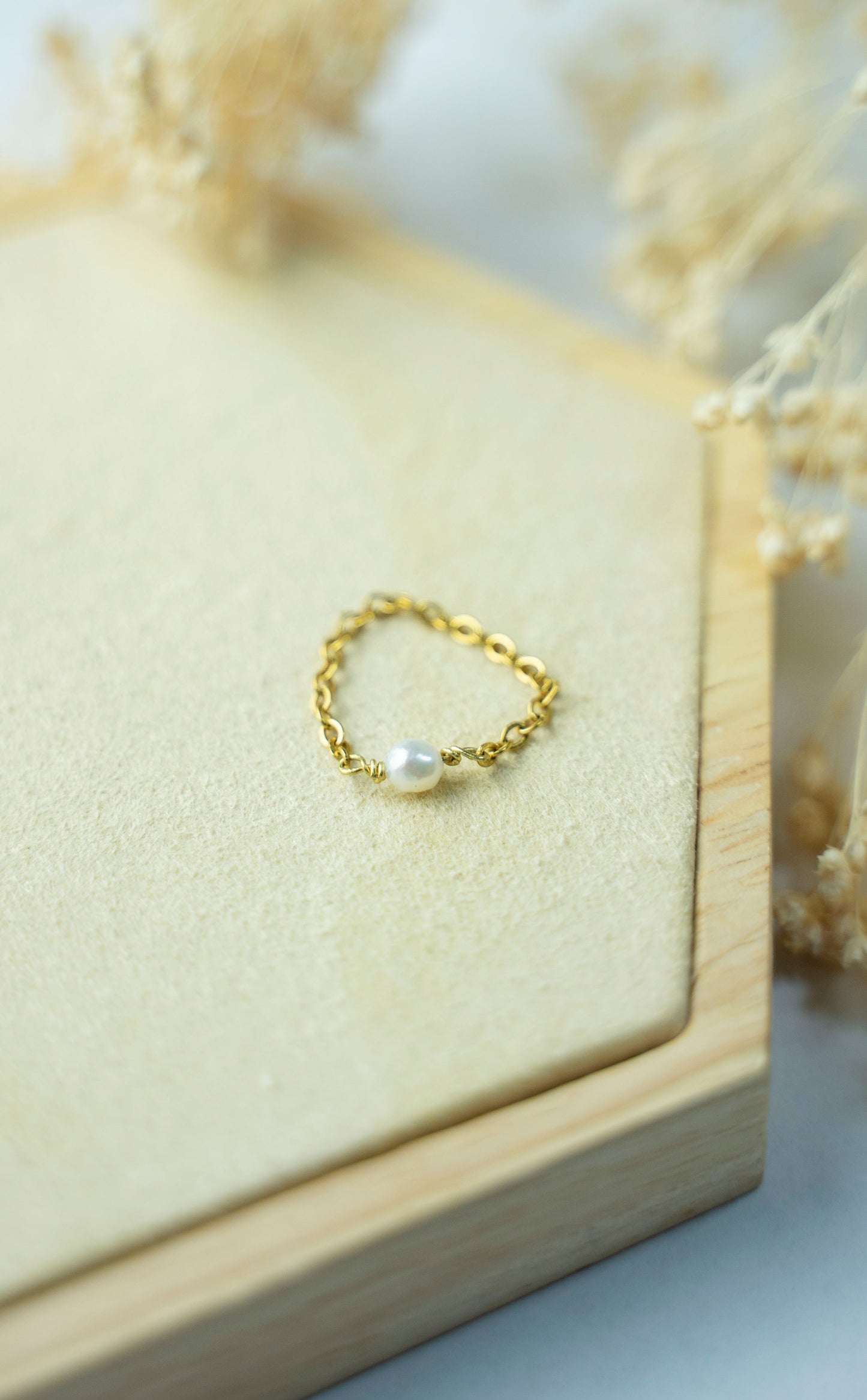 Ring mit einer Perle