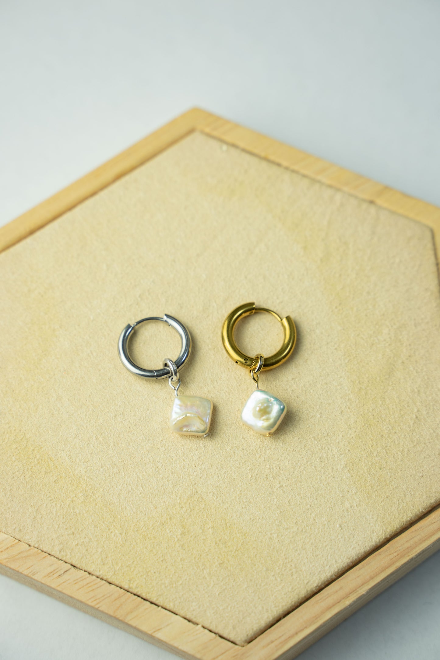 Anhänger quadratische Perle