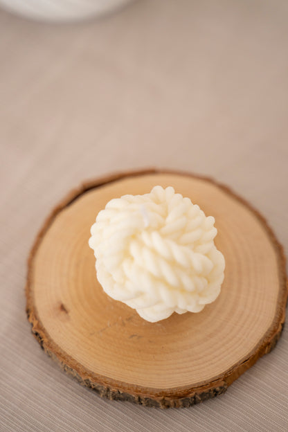 Wollknoten Kerze